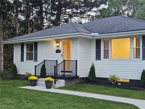 3300 Helmsdale Drive, Springfield, OH, 44312 | Card Image