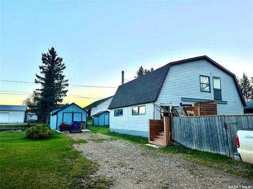 209 3 Ave N, Big River, SK, S0J0E0 | Card Image