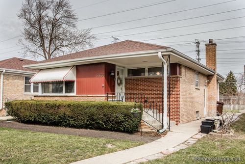 3836 Harvard Ter, Skokie, IL, 60076-3638 | Card Image