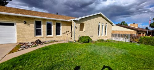 822 Evergreen St, Cheyenne, WY, 82009-3219 | Card Image