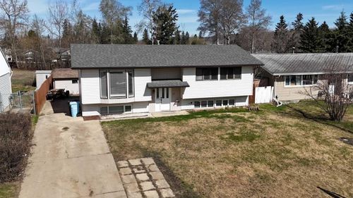 17 Clark Cres, Fort Mcmurray, AB, T9H1M8 | Card Image