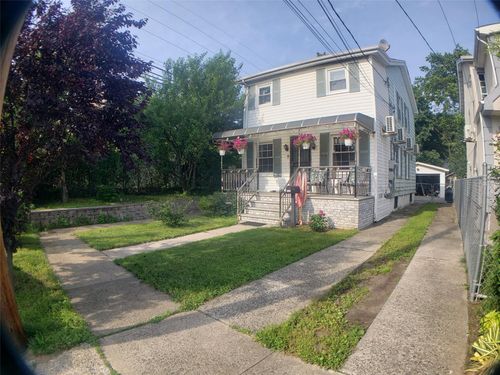 96 220th St, Queens Village, NY, 11429-1347 | Card Image