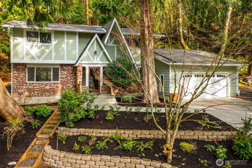 8205 Blakely Ct W, Bainbridge Island, WA, 98110-2291 | Card Image