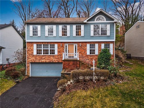 224 Valley Park Dr, Pittsburgh, PA, 15216-1718 | Card Image