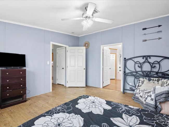 403 Se County Road 3048 C, House other with 3 bedrooms, 2 bathrooms and null parking in Corsicana TX | Image 18