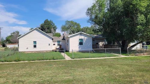 409 S Madison Ave, New Underwood, SD, 57761-3027 | Card Image