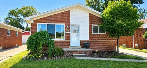 27825 Joan St, Saint Clair Shores, MI, 48081-3611 | Card Image