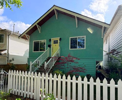 4322 Welwyn St, Vancouver, BC, V5N3Z4 | Card Image