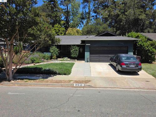 10840 Golf Links Rd, Oakland, CA, 94605-5616 | Card Image