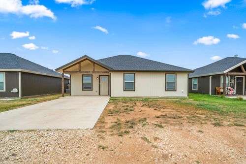 311 Avenue H, Abernathy, TX, 79311-3638 | Card Image