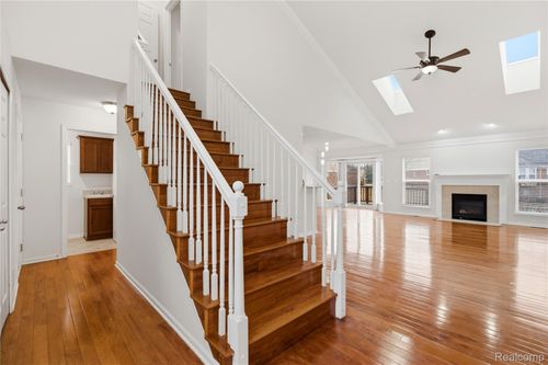 30249 Viewcrest Dr, Novi, MI, 48377-2345 | Card Image