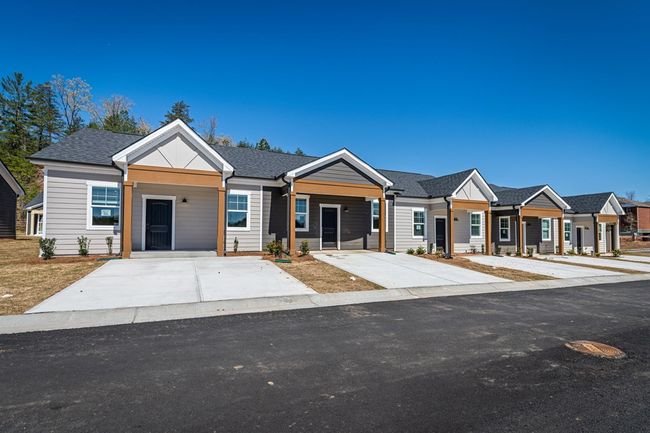 Unit 33 Grove Loop, Townhouse with 2 bedrooms, 2 bathrooms and null parking in Blue Ridge GA | Image 7