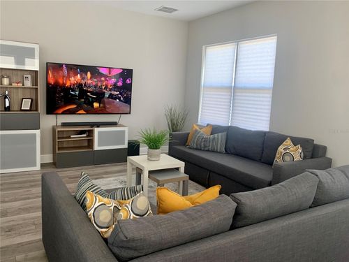8261 Lindahl Aly, Orlando, FL, 32827-7905 | Card Image