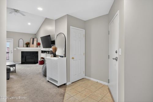 202-9316 Pine Lake Dr, Louisville, KY, 40220-3920 | Card Image