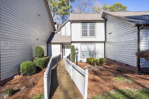 5305 Oliver Ct, Clayton, NC, 27520-8011 | Card Image