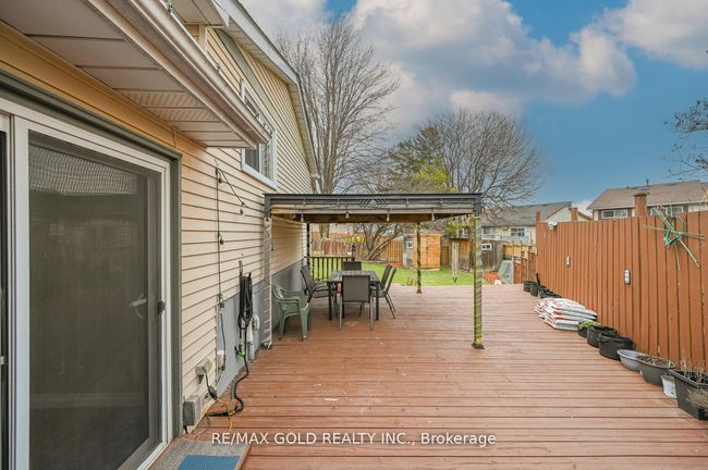 10 Cupola Crt, House attached with 4 bedrooms, 2 bathrooms and 4 parking in Brampton ON | Image 31