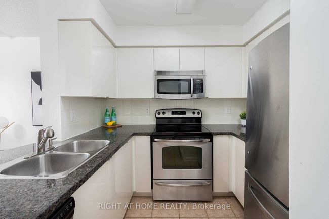 1106 - 4850 Glen Erin Dr, Condo with 1 bedrooms, 1 bathrooms and 1 parking in Mississauga ON | Image 8