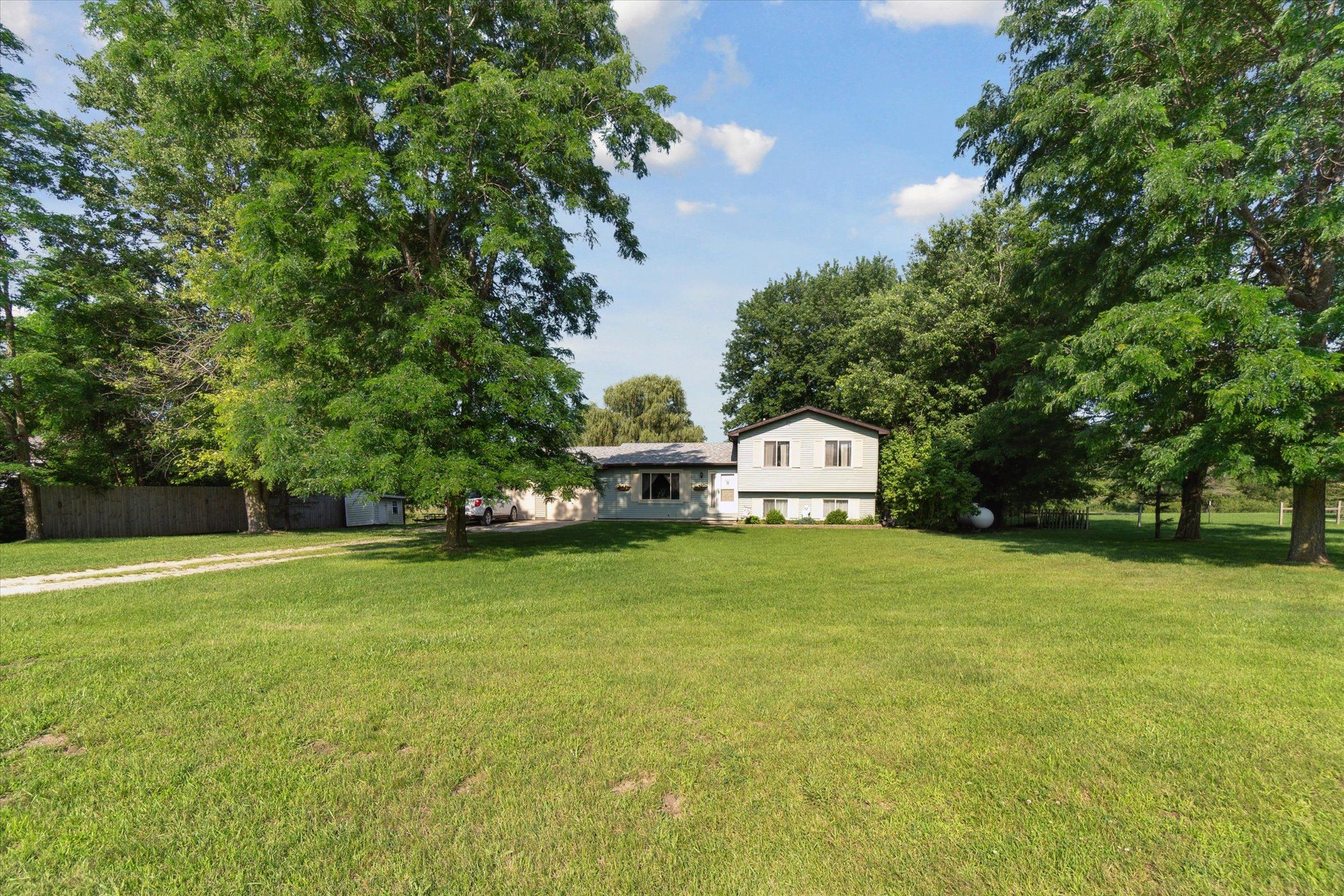 Byron Rd, Howell, MI 48855