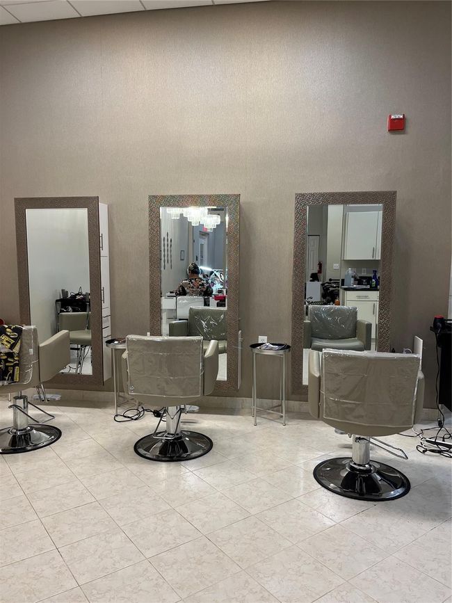 APT-272 - 16135 Emerald Estates Dr, Condo with 3 bedrooms, 3 bathrooms and null parking in Weston FL | Image 9