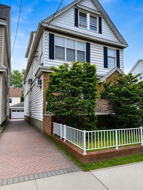 858 Avenue C, Bayonne, NJ, 07002-2922 | Card Image