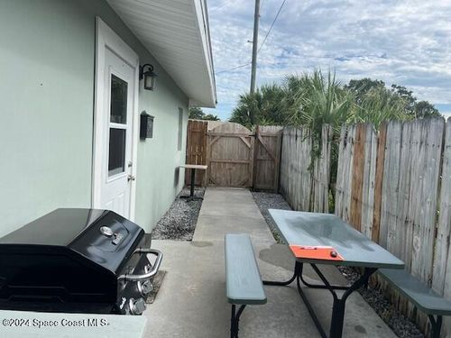 303 Amherst Ave, Melbourne, FL, 32901-6941 | Card Image