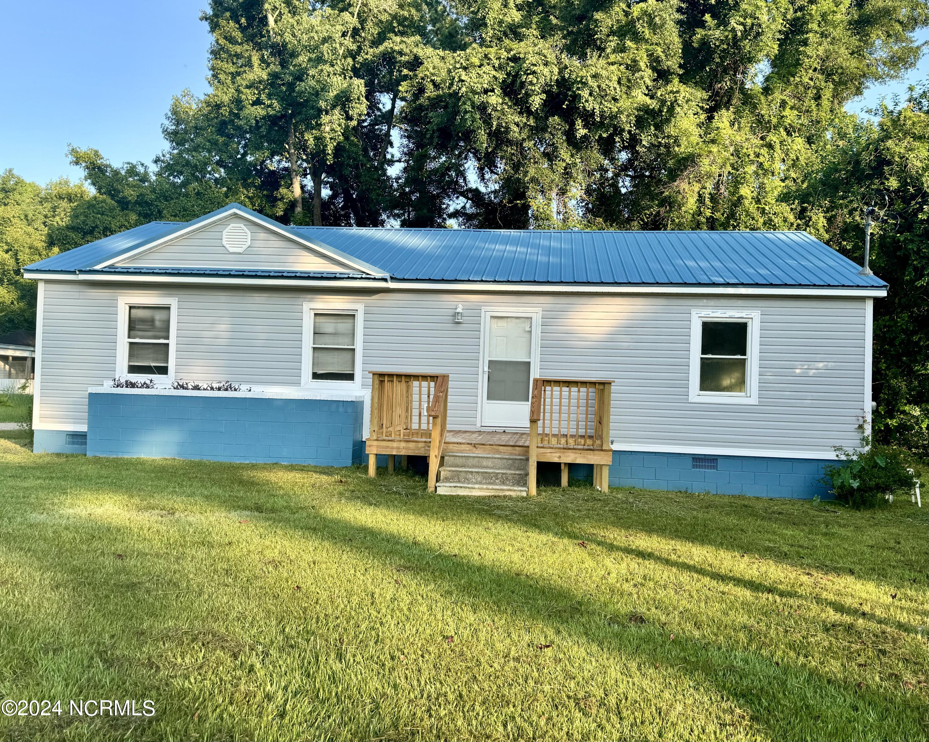 Parker St, Kinston, NC 28501