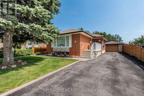 33 Bradstock Road, Toronto (Humbermede), ON, M9M1M9 | Card Image