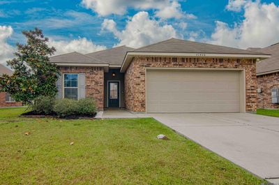 42640 Baystone Ave, House other with 3 bedrooms, 2 bathrooms and null parking in Prairieville LA | Image 1