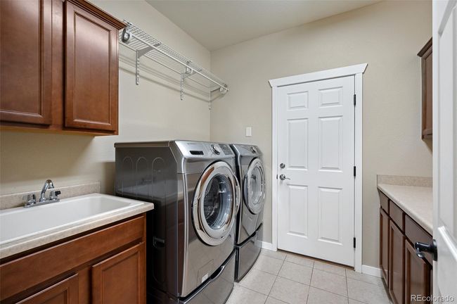 Main Floor Laundry | Image 18