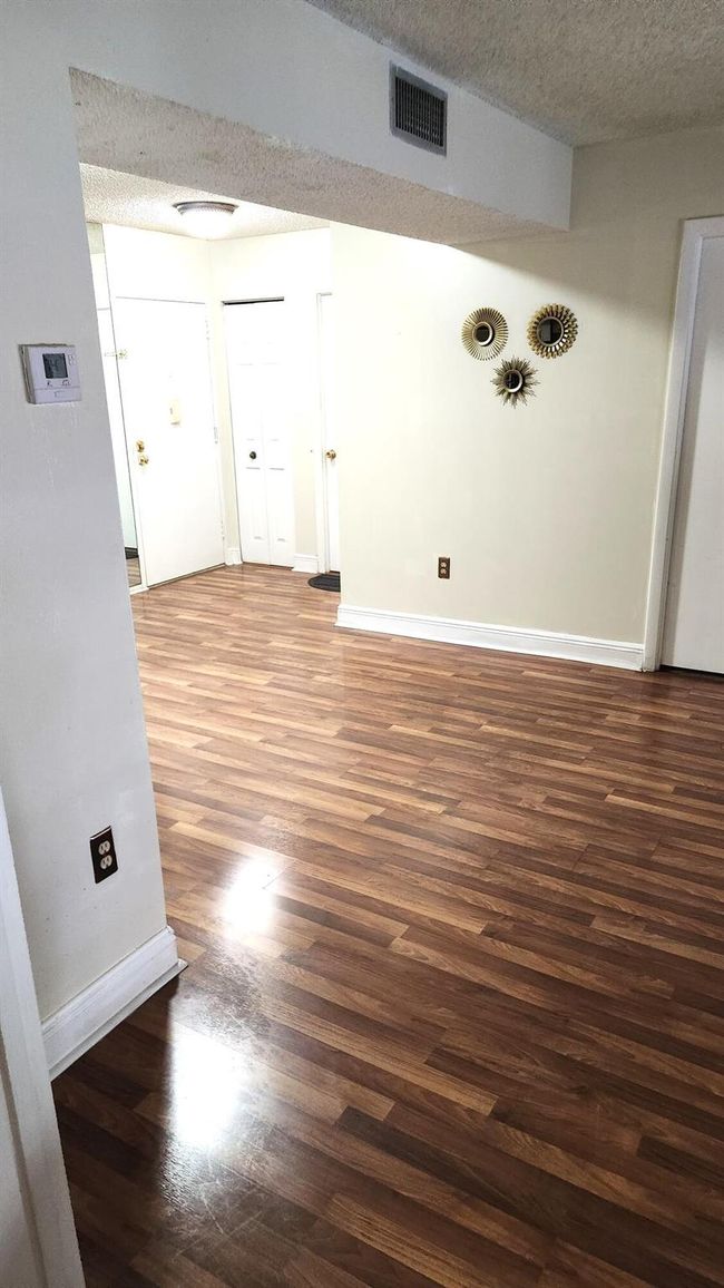 APT-203 - 4156 Inverrary Dr, Condo with 1 bedrooms, 1 bathrooms and null parking in Lauderhill FL | Image 16