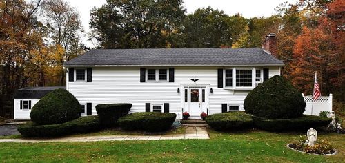 17 Wedgewood Ln, Millbury, MA, 01527 | Card Image