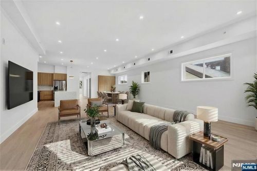 312 11th St, Union City, NJ, 07087-4202 | Card Image