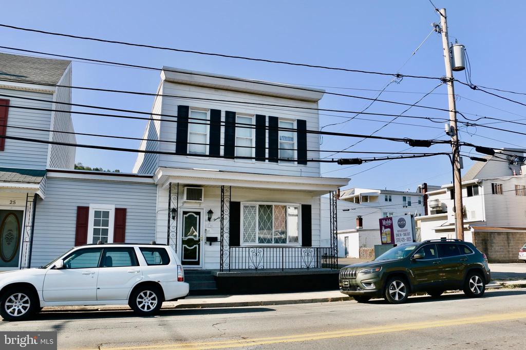 Hancock St, Saint Clair, PA 17970