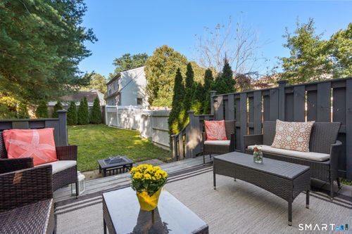 655 Tunxis Hill Rd, Fairfield, CT, 06825-4301 | Card Image