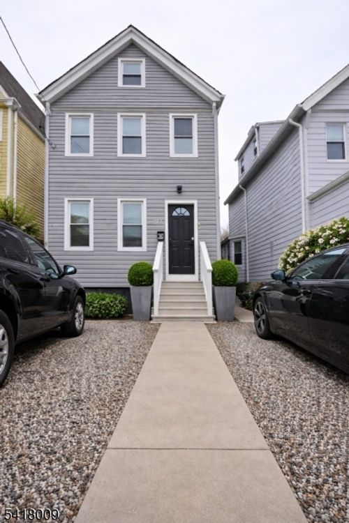 633 Thomas Blvd, East Orange, NJ, 07017-1827 | Card Image