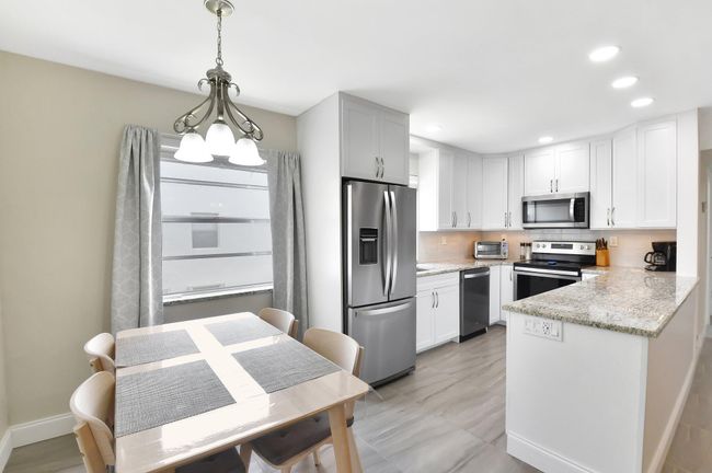 413 Normandy I, Condo with 2 bedrooms, 2 bathrooms and null parking in Delray Beach FL | Image 9