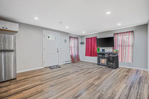 15 Lafayette Dr, Shirley, NY, 11967-4110 | Card Image