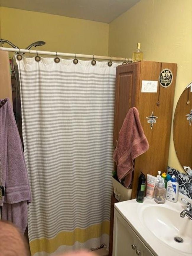 Guest bathroom | Image 31
