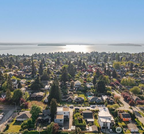 6320 36th Avenue Sw, Seattle, WA, 98126 | Card Image