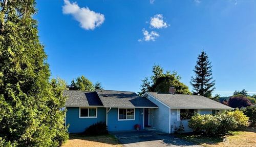 627 2nd St, Langley, WA, 98260-9702 | Card Image