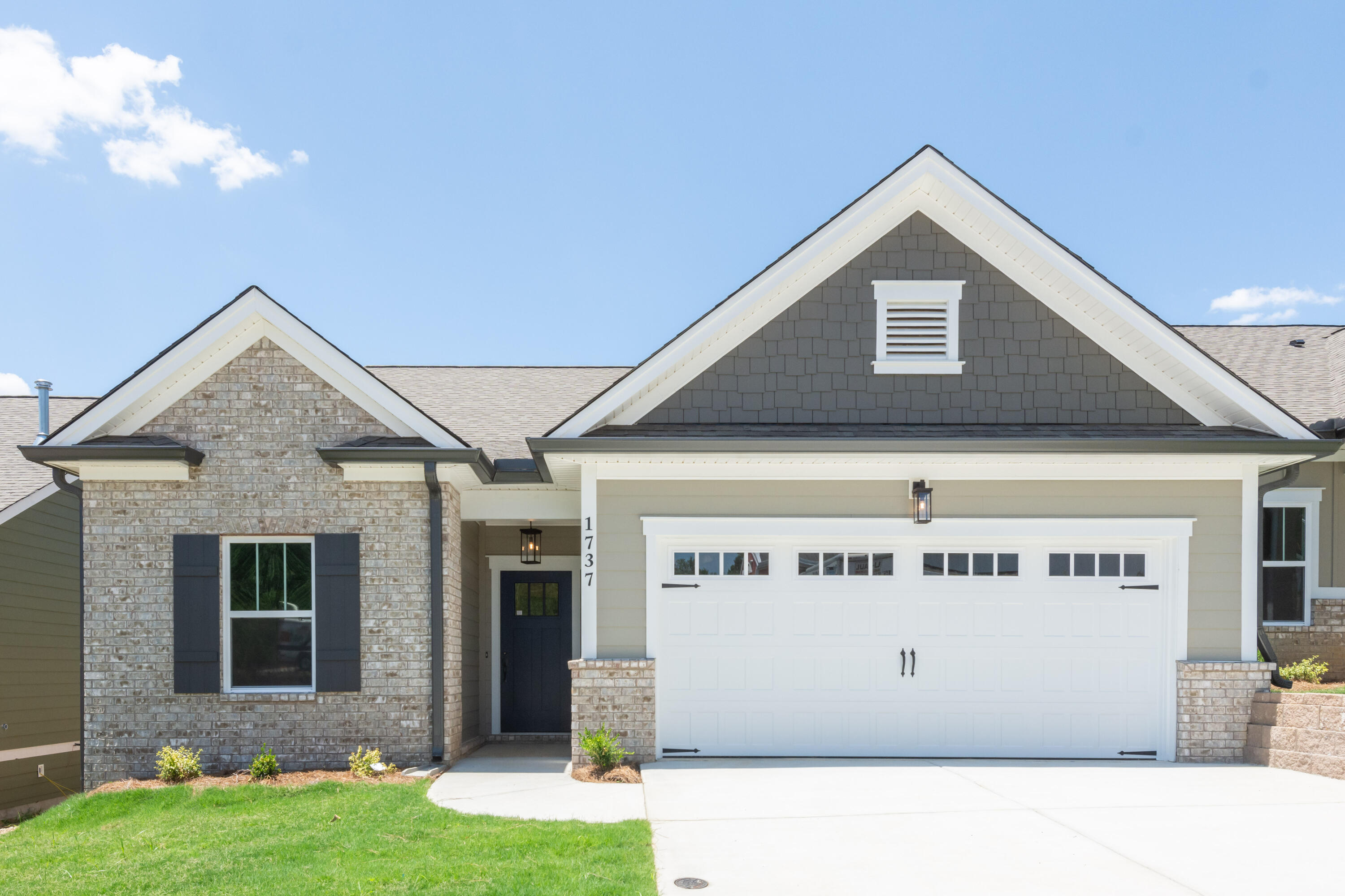 Whisper Winds Ln, Ooltewah, TN 37363