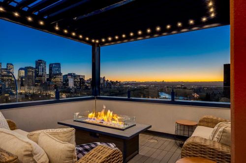 {{alt}} | Card Image