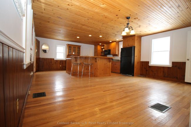 22445 Fairview Rd, House other with 3 bedrooms, 1 bathrooms and 6 parking in Thorndale ON | Image 8