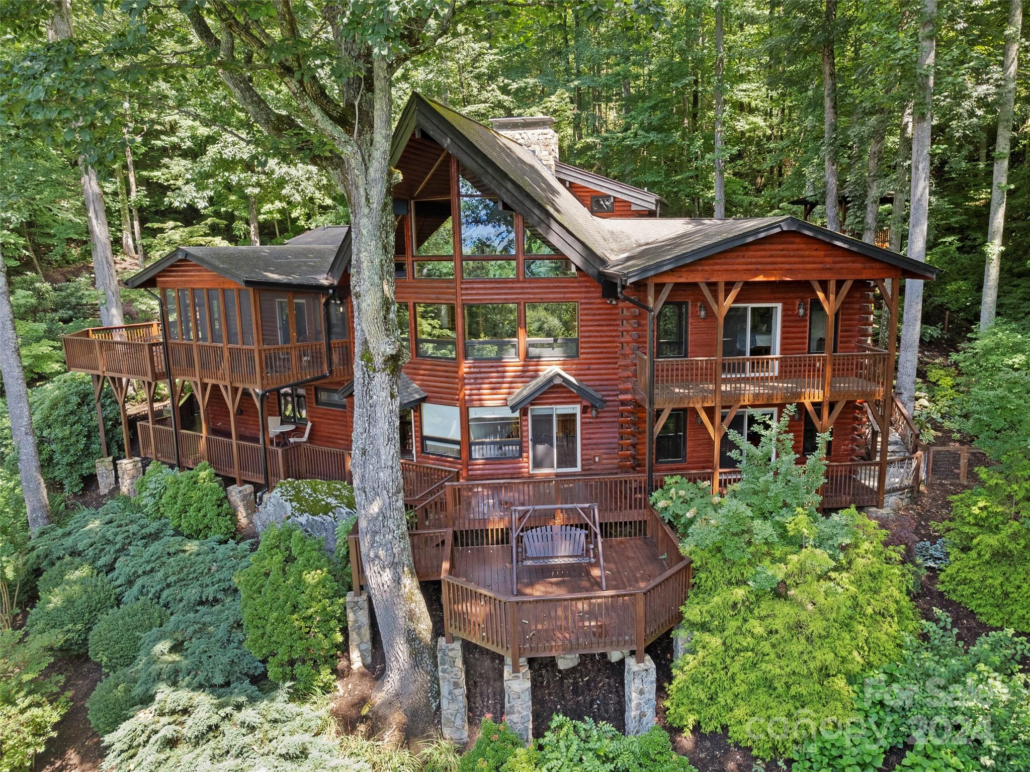 Rocky Knob Rd, Waynesville, NC 28786