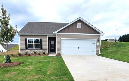 125 Courtland Dr, King, NC, 27021-8849 | Card Image