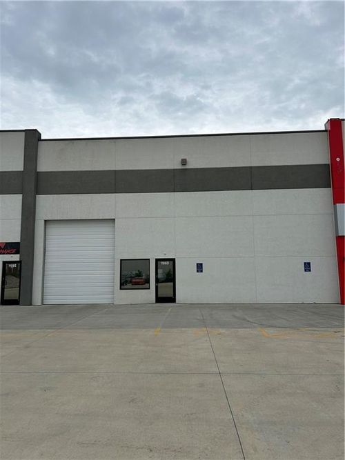 1108 Nw Bush Dr, Grain Valley, MO, 64029-1700 | Card Image