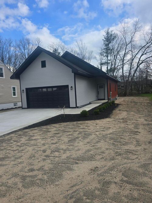 315 E Arlington Street, Bangor, MI, 49013 | Card Image