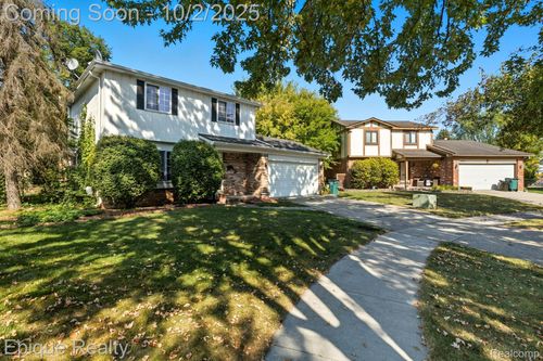 2263 Camilla Dr, Troy, MI, 48083-2305 | Card Image