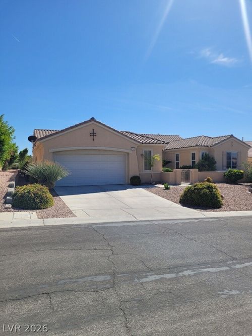 2735 Evergreen Oaks Dr, Henderson, NV, 89052-6817 | Card Image