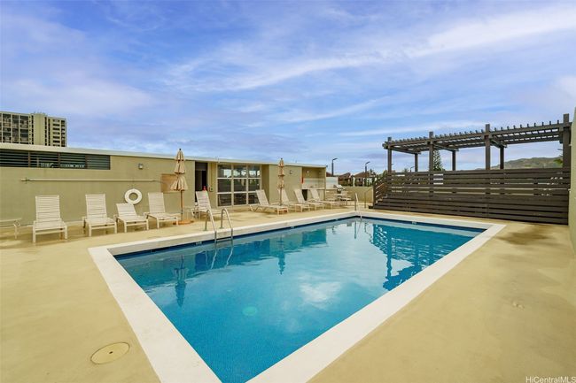 Pool deck | Image 21